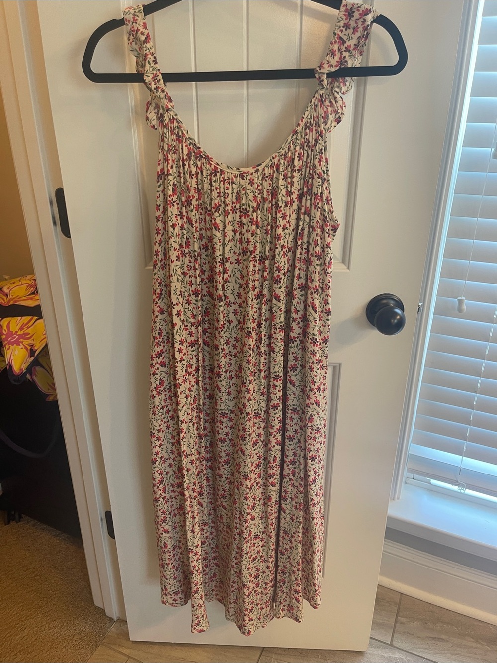 Floral Sleeveless Midi Dress in Cream and Pink